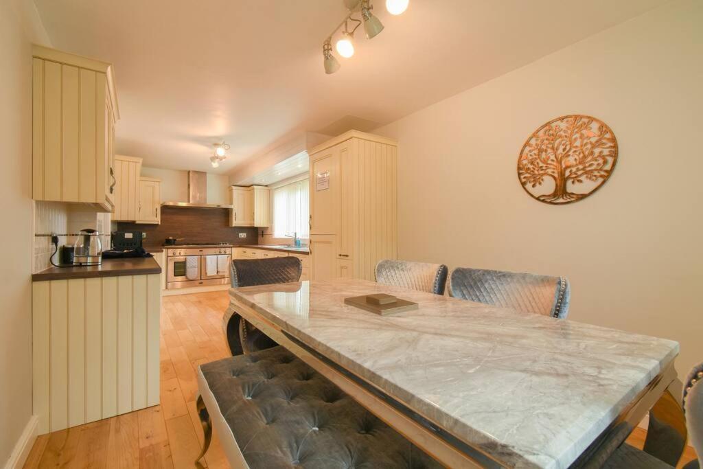 Great Harwood Luxurious & Tranquil Riverside Getaway מראה חיצוני תמונה